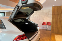 アウディ Q8 中古車