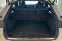 アウディ Q8 中古車