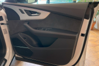 アウディ Q8 中古車