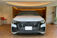 アウディ Q8 中古車