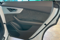 アウディ Q8 中古車