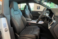 アウディ Q8 中古車