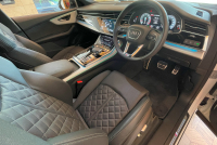 アウディ Q8 中古車