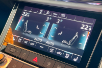 アウディ Q8 中古車