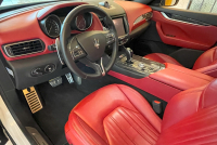 マセラティ レヴァンテ 中古車