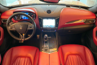 マセラティ レヴァンテ 中古車