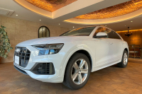 アウディ Q8 中古車