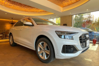 アウディ Q8 中古車