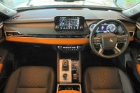 三菱 アウトランダー PHEV 中古車