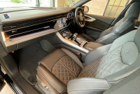 アウディ Q8 中古車