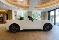 アバルト 124スパイダー 中古車