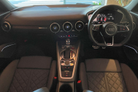 アウディ TTS 中古車