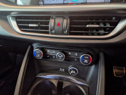 アルファロメオ ステルヴィオ 中古車