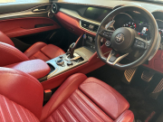 アルファロメオ ステルヴィオ 中古車