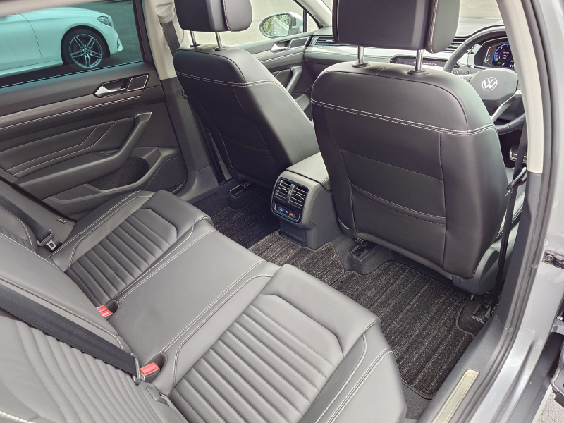 フォルクスワーゲン パサート 中古車