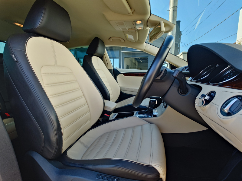 フォルクスワーゲン パサートCC 中古車