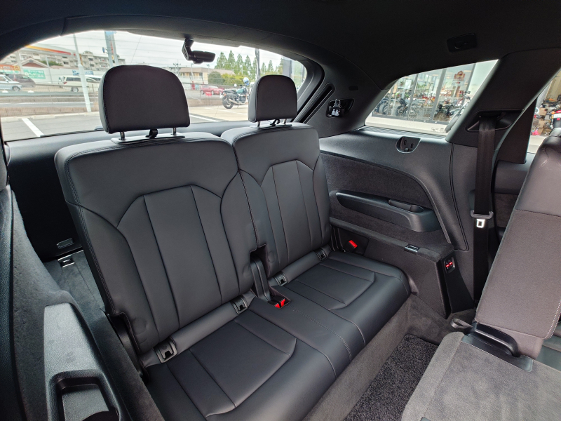 アウディ Q7 中古車