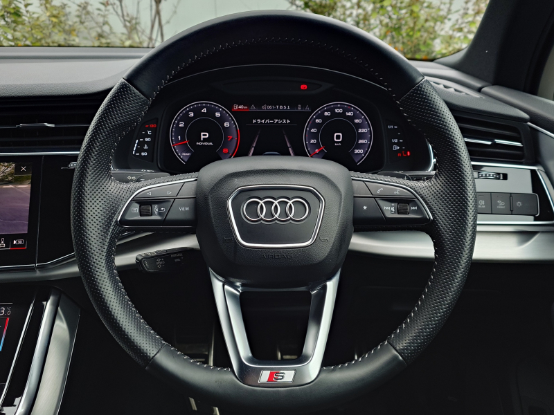 アウディ Q7 中古車