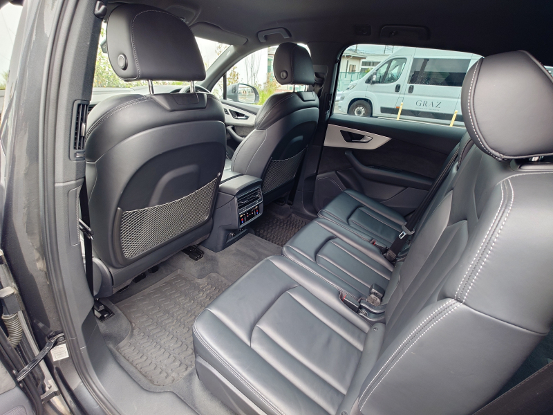 アウディ Q7 中古車