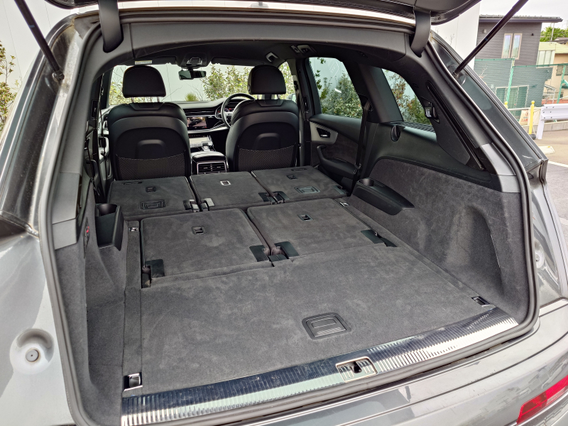 アウディ Q7 中古車