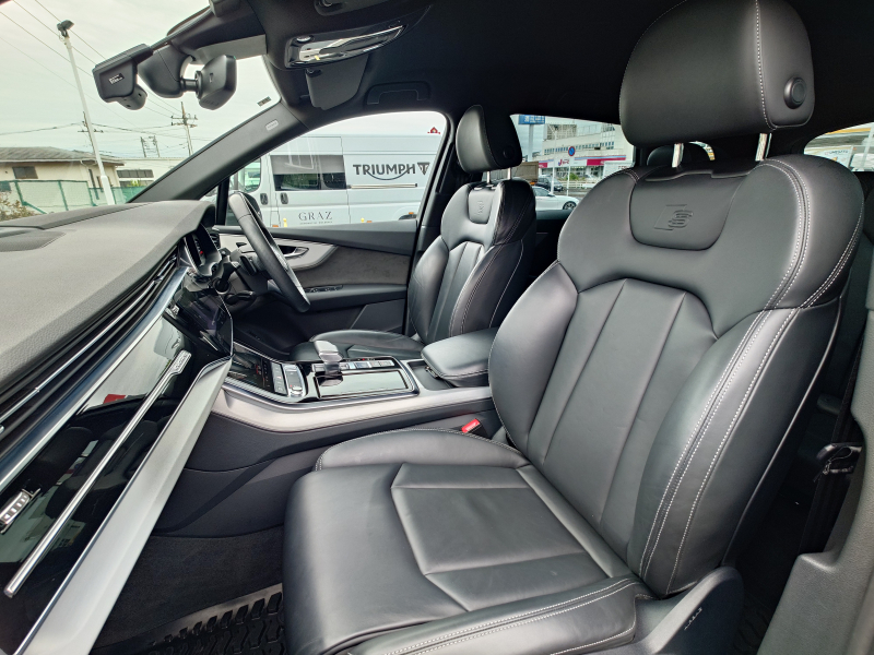 アウディ Q7 中古車