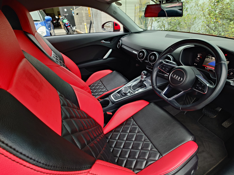 アウディ TTクーペ 中古車