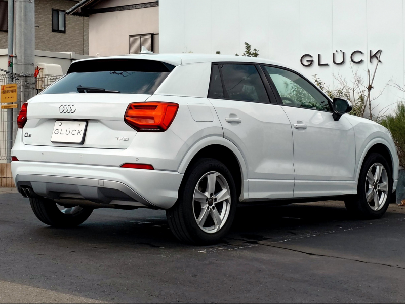 アウディ Q2 中古車