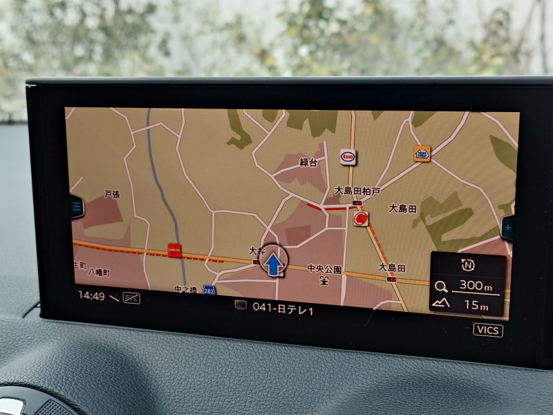 アウディ Q2 中古車