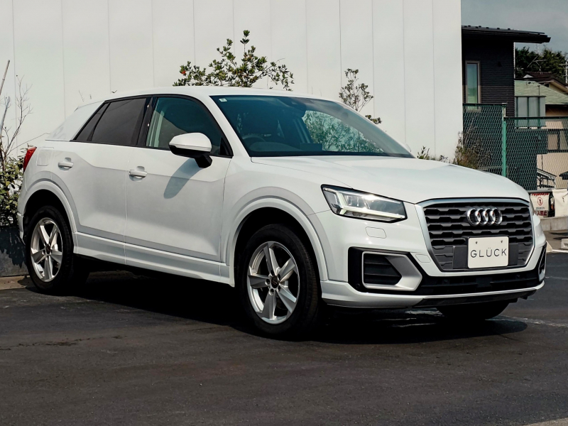 アウディ Q2 中古車