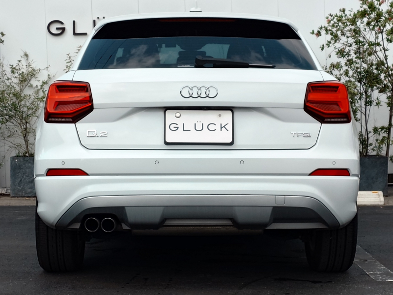 アウディ Q2 中古車
