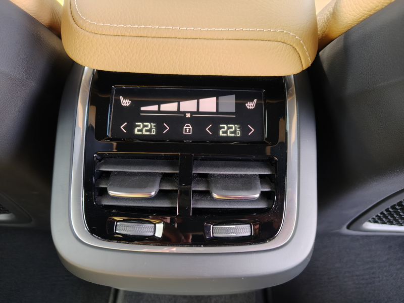 ボルボ XC60 中古車