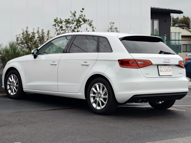 アウディ A3スポーツバック 中古車