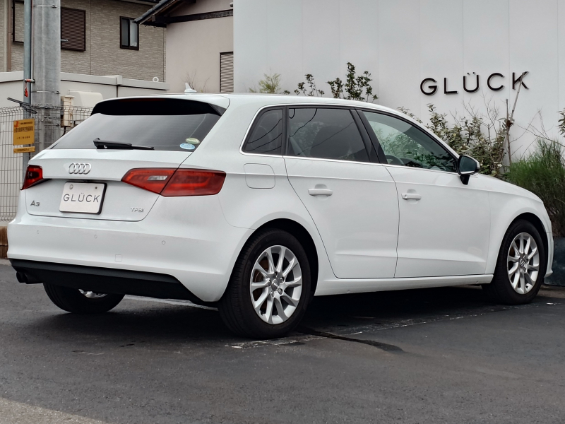 アウディ A3スポーツバック 中古車