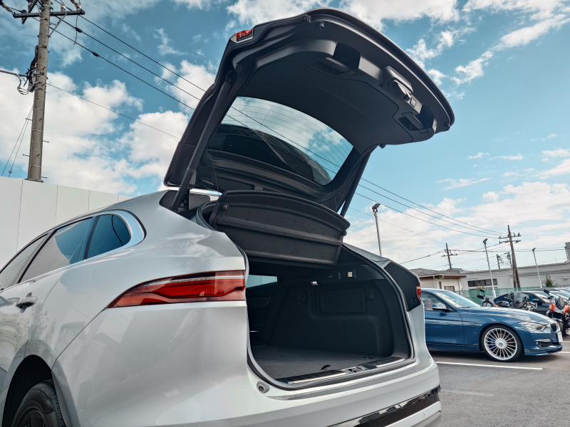 ジャガー F-PACE 中古車