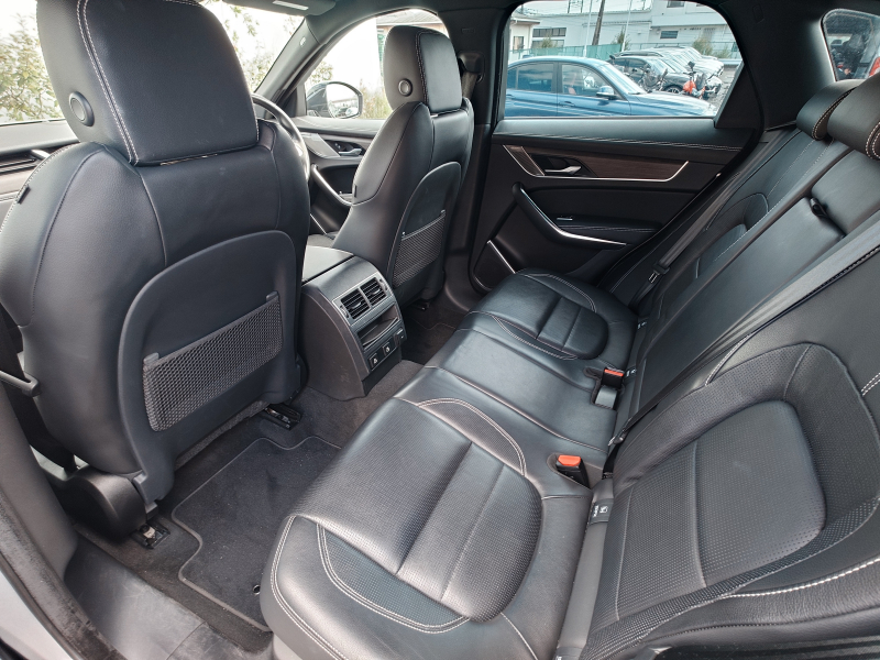 ジャガー F-PACE 中古車