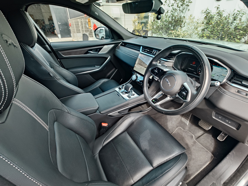 ジャガー F-PACE 中古車