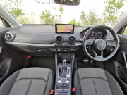 アウディ Q2 中古車