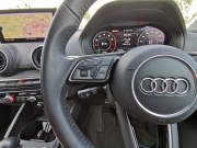 アウディ Q2 中古車