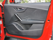 アウディ Q2 中古車