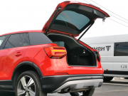 アウディ Q2 中古車