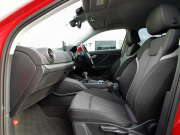 アウディ Q2 中古車