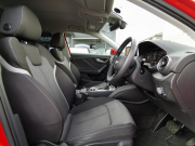 アウディ Q2 中古車