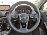 アウディ Q2 中古車