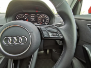 アウディ Q2 中古車