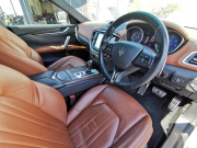 マセラティ ギブリ 中古車