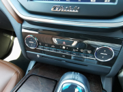 マセラティ ギブリ 中古車