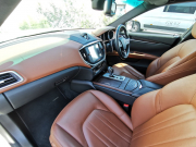 マセラティ ギブリ 中古車