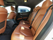 マセラティ ギブリ 中古車