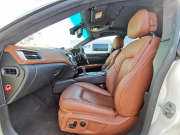 マセラティ ギブリ 中古車