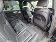 アウディ Q7 中古車